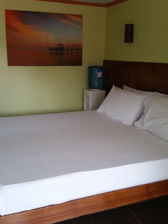 Casa De Miguelitos Hotell Tagaytay City Exteriör bild