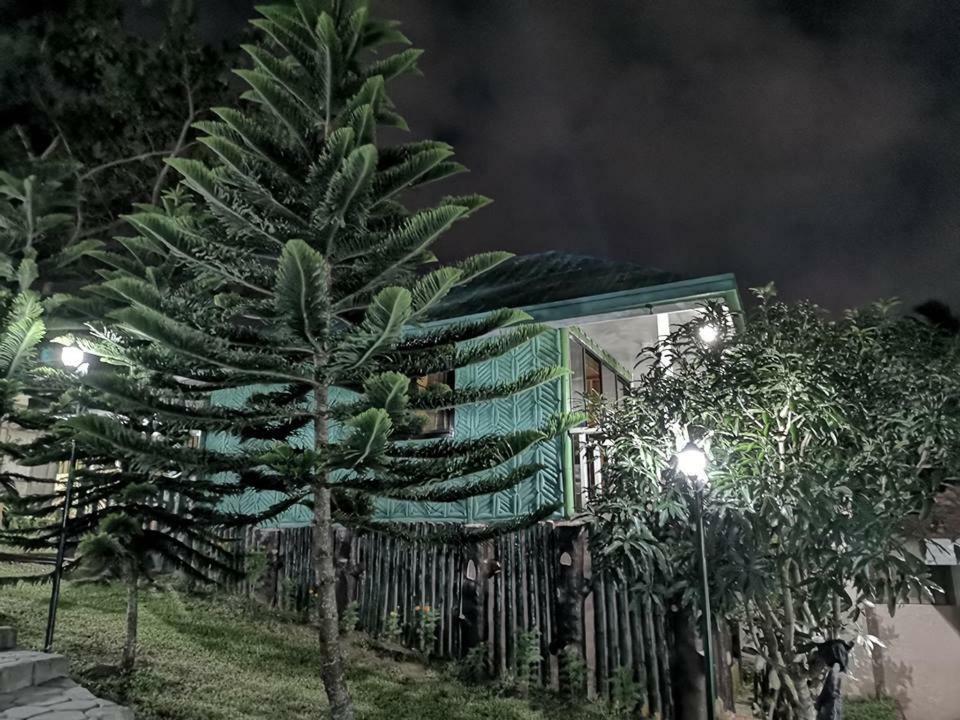 Casa De Miguelitos Hotell Tagaytay City Exteriör bild