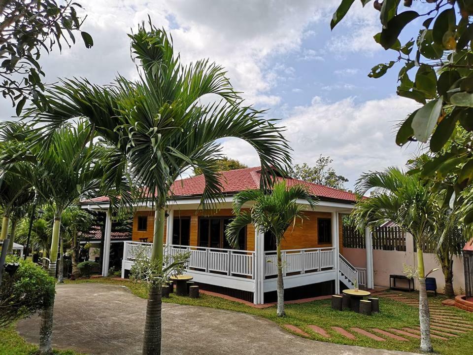 Casa De Miguelitos Hotell Tagaytay City Exteriör bild